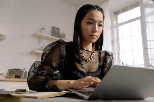 découvrez les dernières actualités financières pour rester informé des tendances du marché, des analyses économiques et des conseils d'investissement. ne manquez aucune information essentielle pour optimiser vos décisions financières.