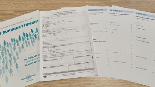découvrez des conseils pratiques et des solutions efficaces pour gérer le surendettement et optimiser vos remboursements. informez-vous sur les options disponibles pour retrouver une stabilité financière et alléger vos dettes.