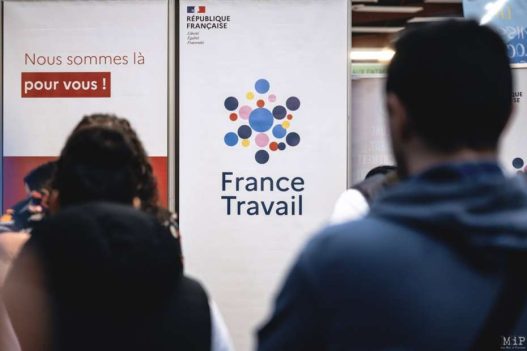 découvrez comment les facteurs économiques peuvent impacter notre quotidien. analyse des conséquences et des enjeux d'une économie en pâtit, ainsi que des solutions pour y remédier.