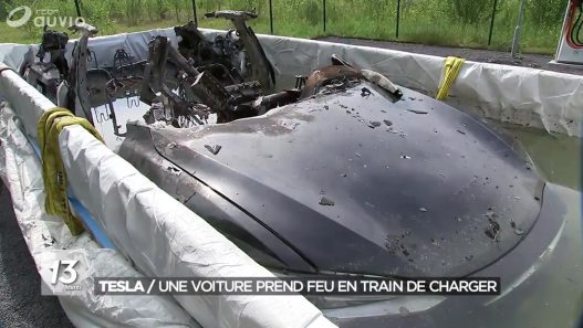 découvrez les récents incidents d'incendie impliquant des véhicules tesla. analyse des causes, des mesures de sécurité et des mesures prises par la marque pour protéger ses clients. restez informé sur les performances de sécurité des voitures électriques.