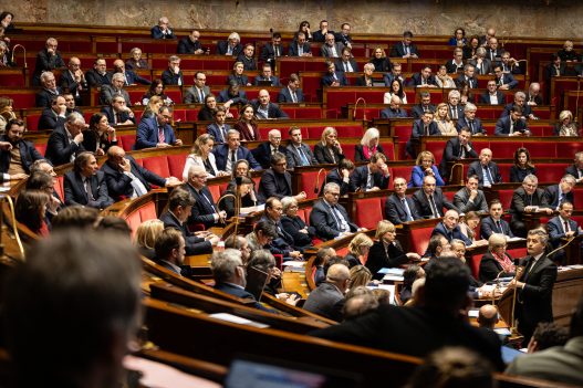 découvrez tout ce qu'il faut savoir sur la taxe ultrariches : un impôt conçu pour les plus fortunés, ses enjeux économiques et sociaux, ainsi que son impact sur la répartition des richesses. informez-vous sur les débats qui entourent cette mesure et son application en france et dans le monde.