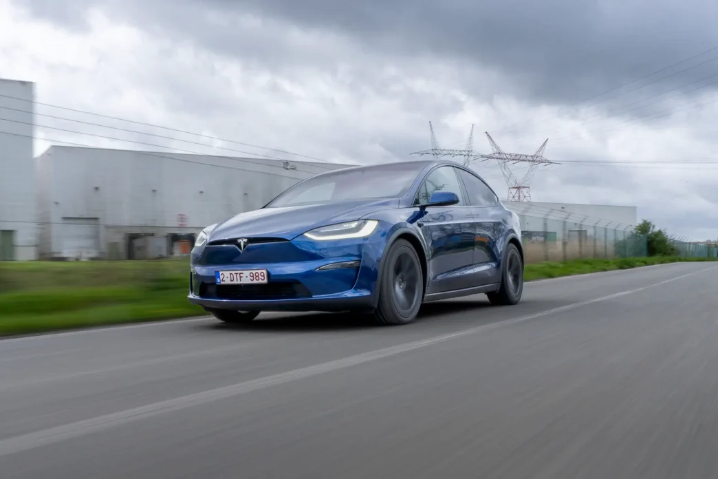 découvrez pourquoi tesla déçoit certains de ses clients et investisseurs, avec une analyse des récents défis, des retours d'expérience et des perspectives d'avenir pour la célèbre marque de voitures électriques.